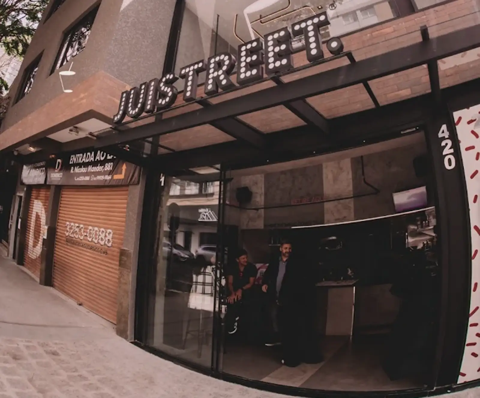 Fachada da Juistreet Juvevê