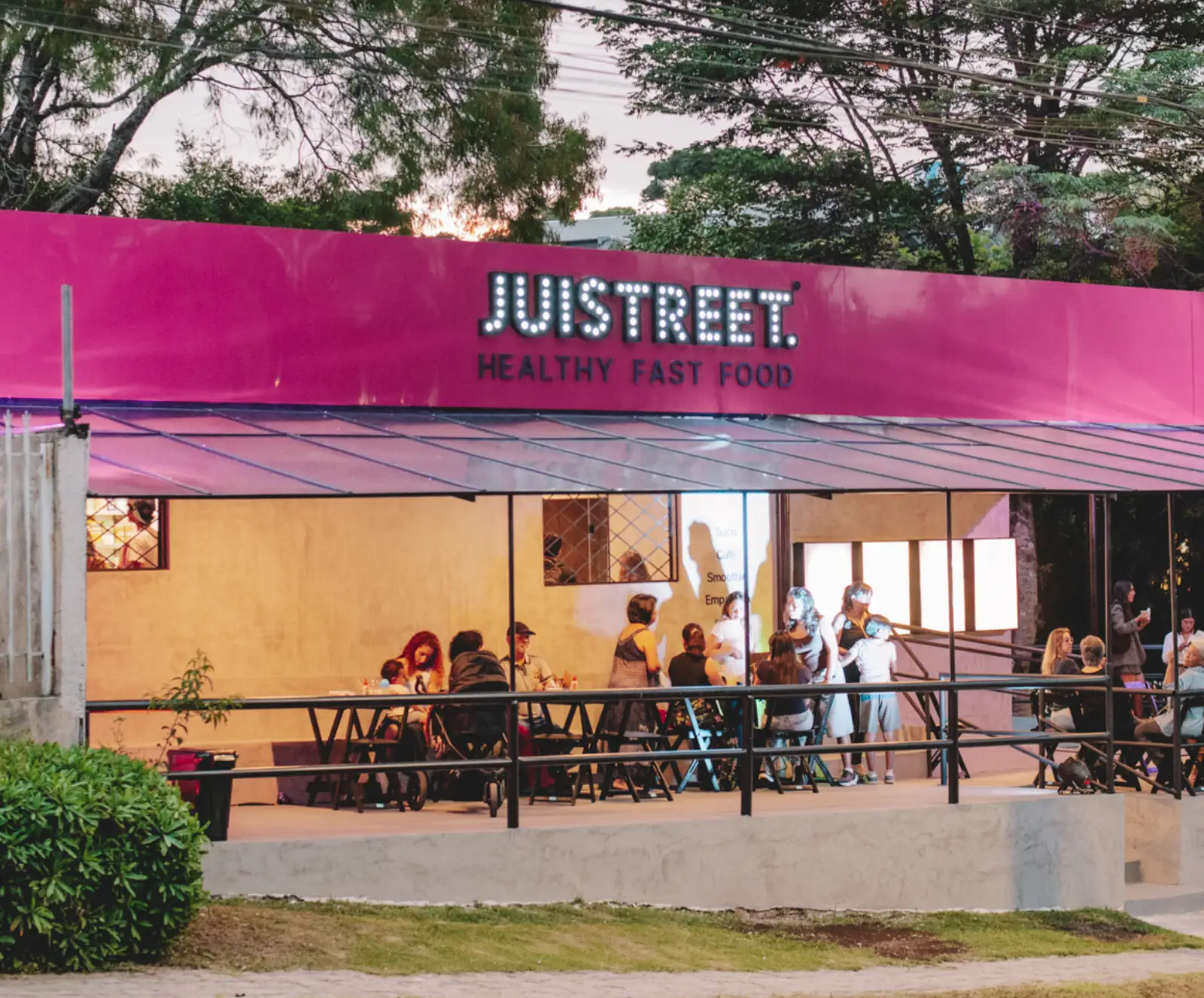 Fachada da Juistreet São Lourenço