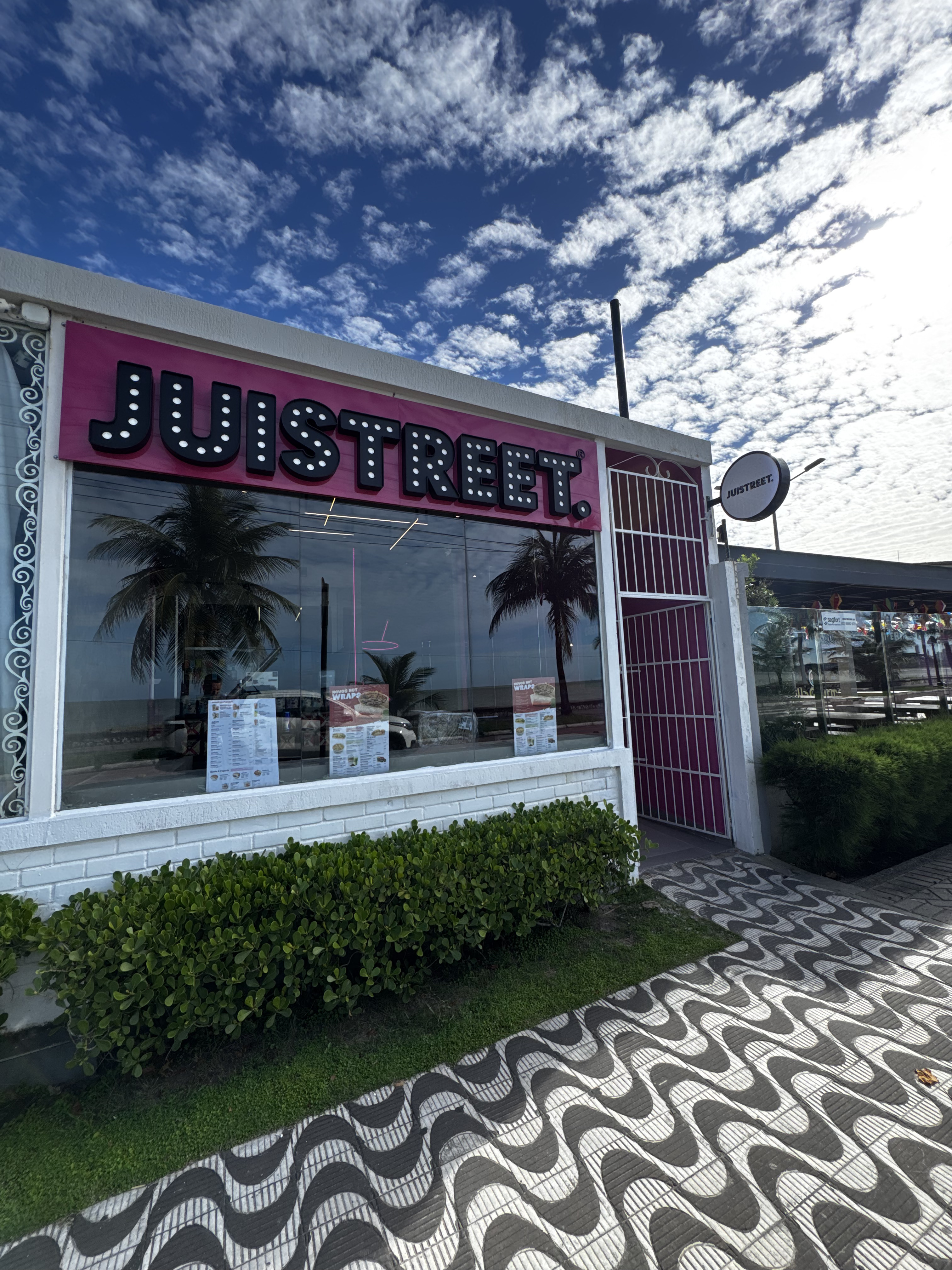 Fachada da Juistreet João Pessoa