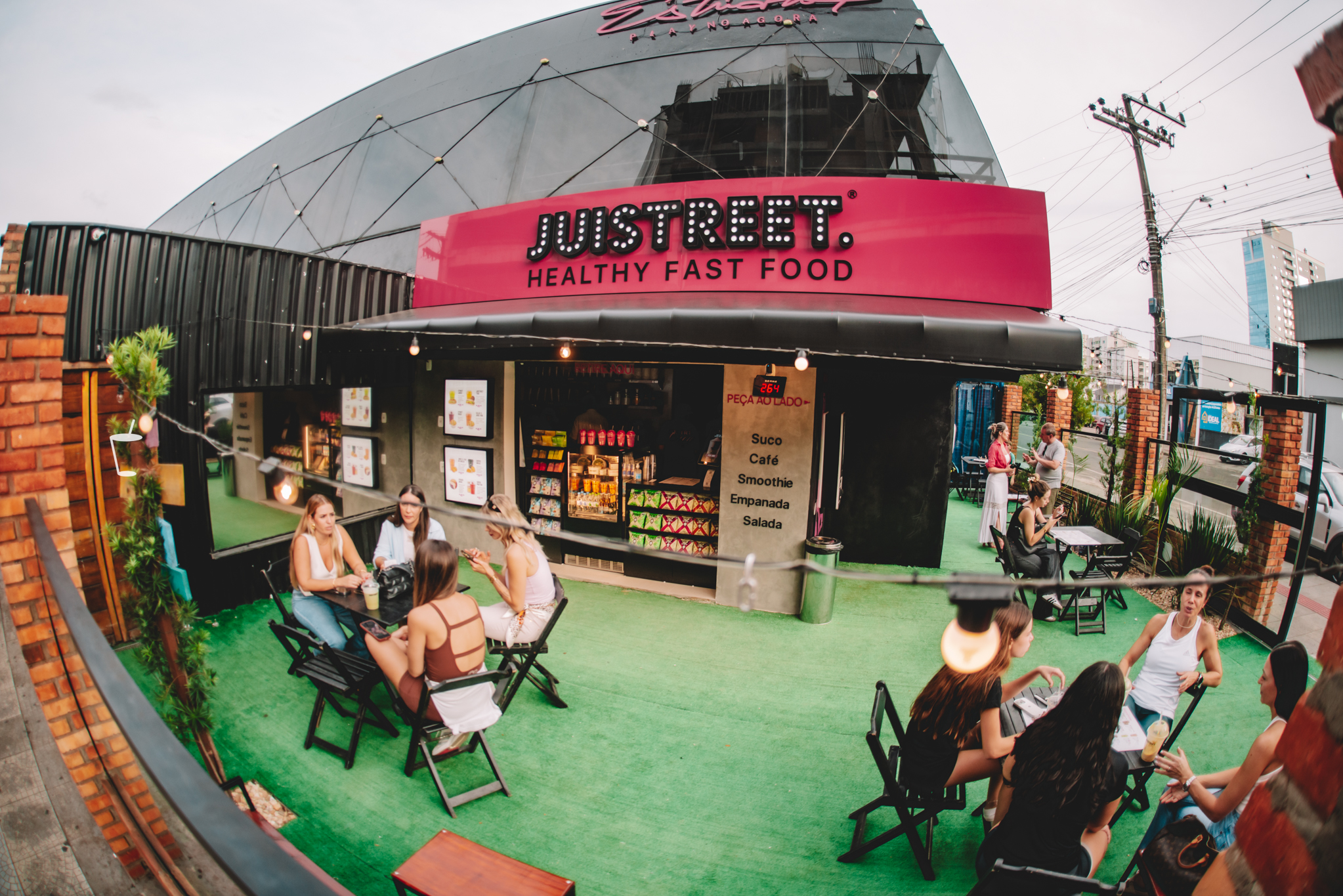 Fachada da Juistreet Concórdia